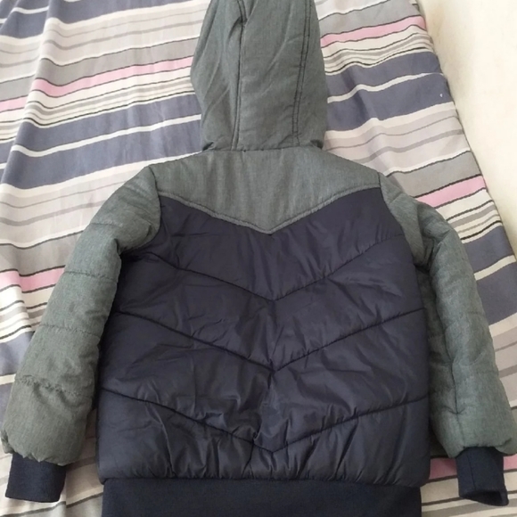 Toddler boy's puffer jacket - Picture 2 of 6